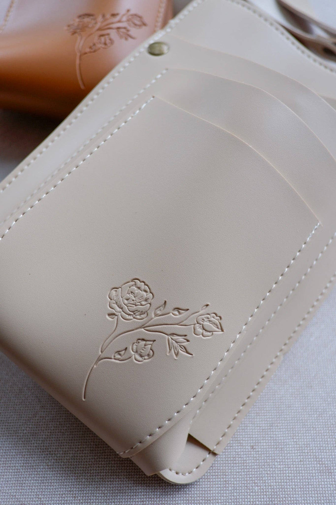 Crossbody Garden Tool Bag: Bone