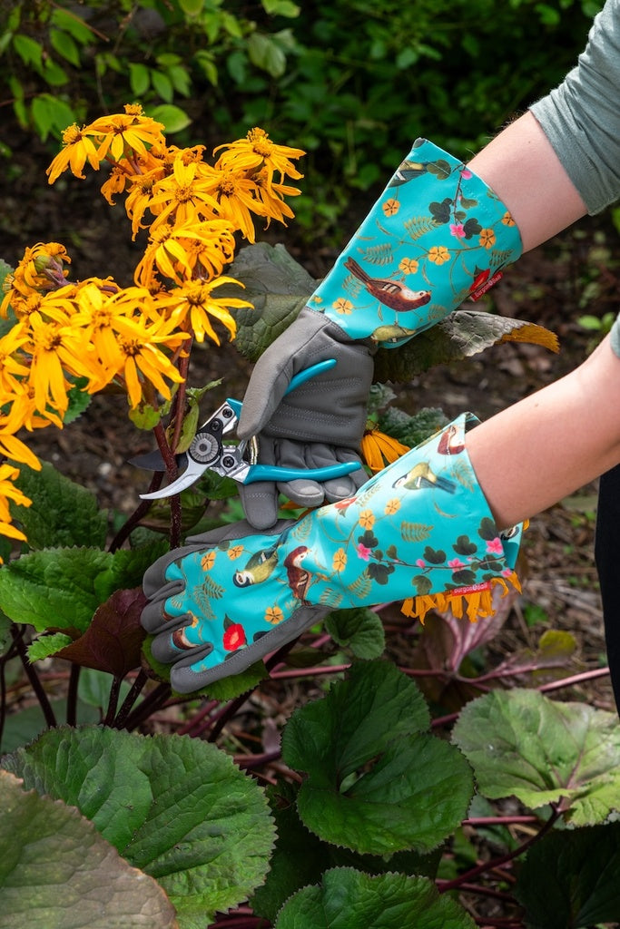 Gardening Gloves: Flora &amp; Fauna Gauntlet Gloves