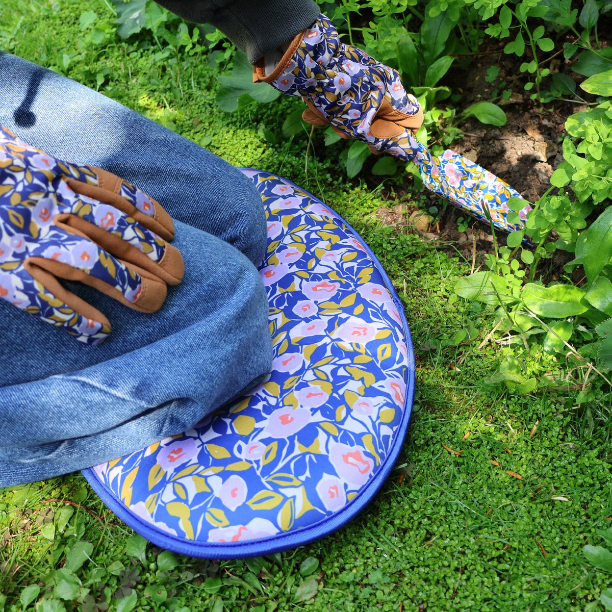 Garden Kneeler - Abstract Floral Lilac